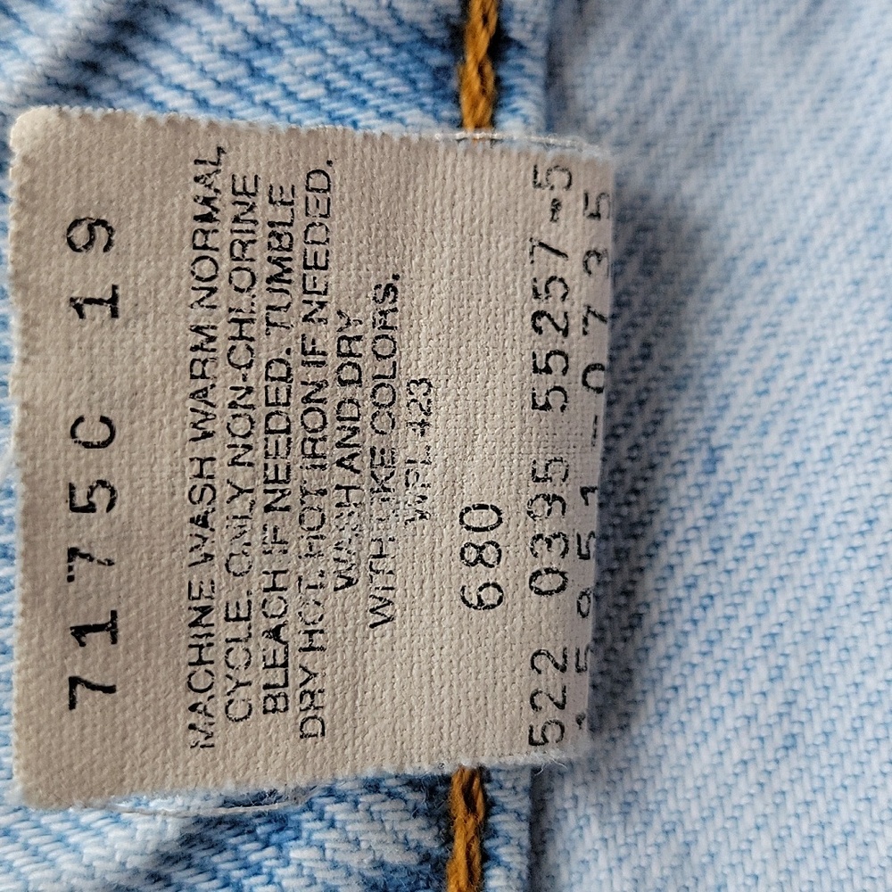 Vintage 90s Levis 951 High Waisted Light  Wash Mom Jeans 32 - Picture 7 of 12